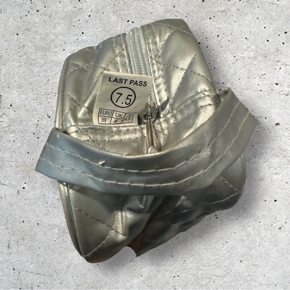 Varsity cheer silver shoe bag - Picture 4 of 5